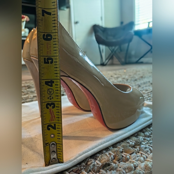 Color: Cream - Picture 2 of 3